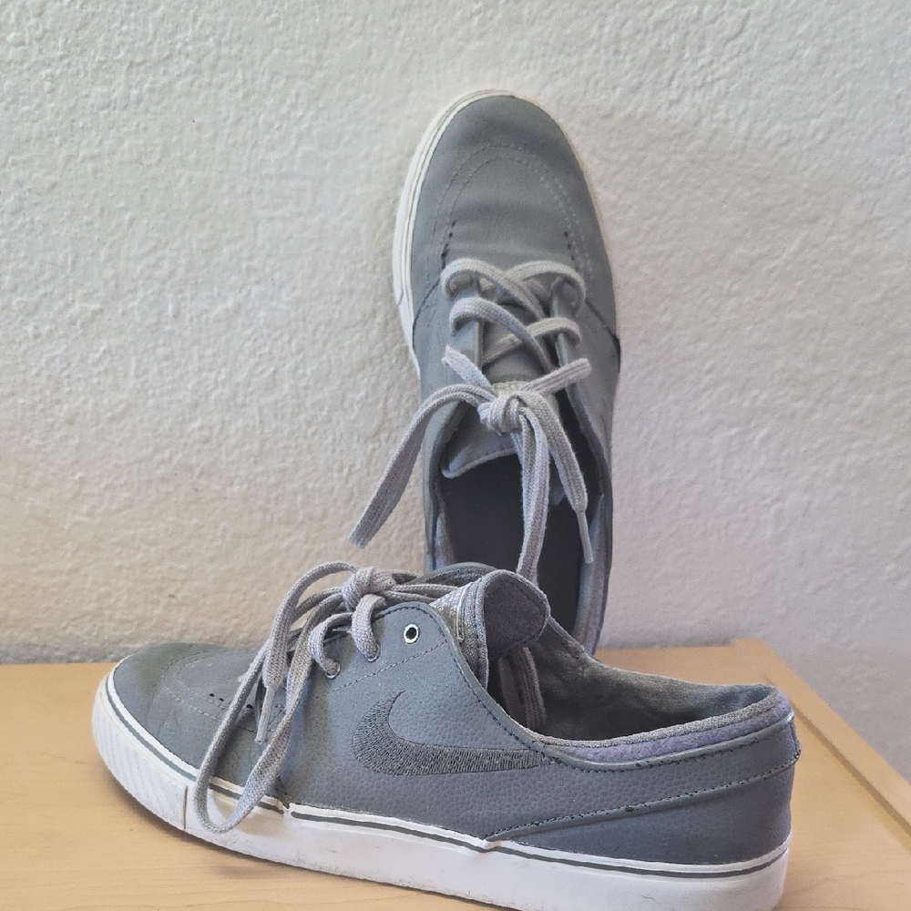 Men's Nike Gray SB Zoom Stefan Janoski Shoes Sz 9.5